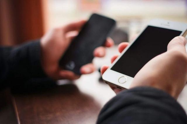 正品行货是什么意思(「水货」和「行货」是什么意思？水货 iPhone 可以购买吗？)