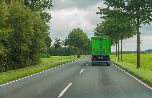 如何跟进订单(干外贸的人，学会这种跟进客户思维，那么就能轻松完成订单)