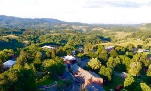 美国篮球高中(篮球最强的美国高中之Oak Hill Academy，至今已输送24名NBA球员)