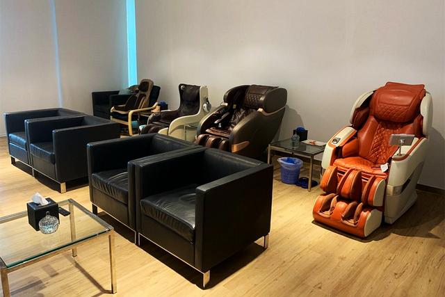 西屋按摩椅怎么样(万元级按摩椅销量王者，西屋S500按摩椅 值不值得买？)