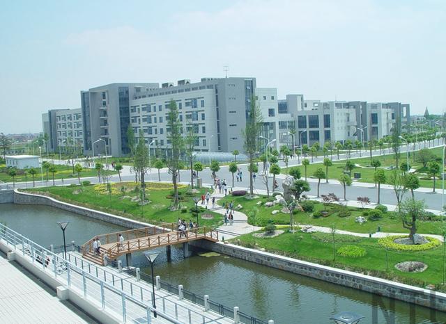 南通有什么大学是一本(江苏这两所一本大学，各具特色、各有千秋，部分省份二本批次录取)