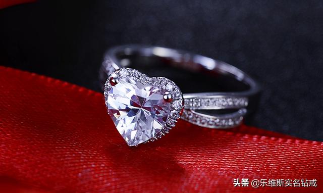 18k金是铂金还是白金(选购钻戒戒托小知识：18K金还是铂金？)
