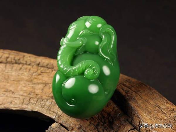 绿色的玉怎么分真假(翡翠和其他绿色玉石怎么辨别？)