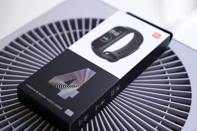 华米手环怎么连接手机(小米手环 4 体验：变好不止一条路，它是 AI 的新入口 )