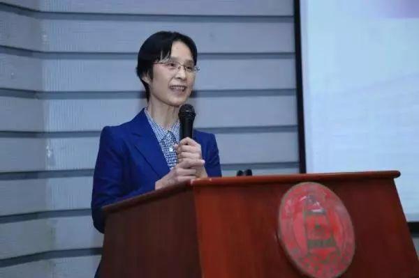 江小娟 清华大学(国务院原副秘书长江小涓的新职务)