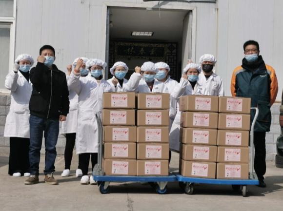 爱心护肤品(中国化妆品“爱心壹号”公益行动——企业复工第一弹，解救“口罩脸”)