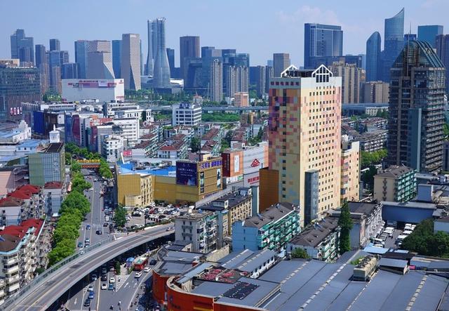 杭州四季青服装批发市场地址离火车站多远(四季青去环北市场、九堡有了新方式！有的市民最担心的停车问题，有望得到解决)