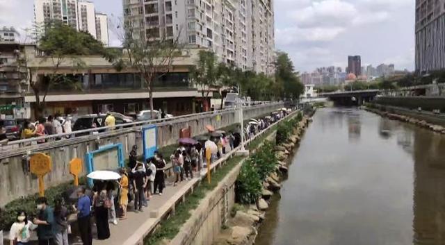 深圳服装批发市场在哪里便宜(打卡深圳文和友：罗湖商圈人气“翻红”)