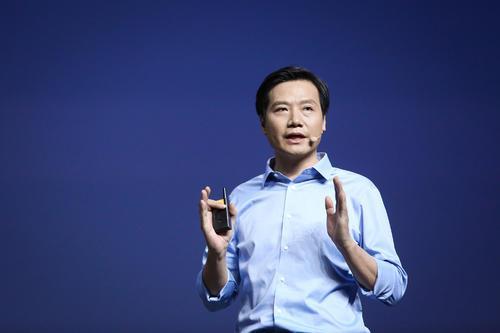 小米集团股票上市价格(小米股价从36港元跌至19.7港元，小米会走上联想的老路吗？)