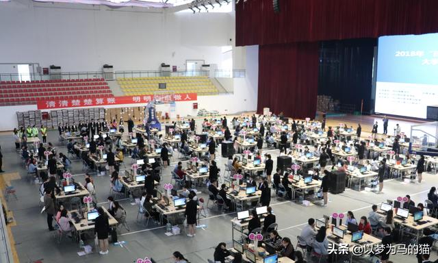 女生专业就业前景排名2021(2021女生填报：这7个专业女生更适合，毕业后工作相对稳定)