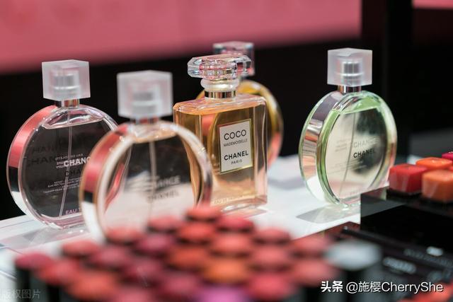 香奈儿coco香水哪款好(4款让人沦陷的香奈儿：高级感的梦中情人香)