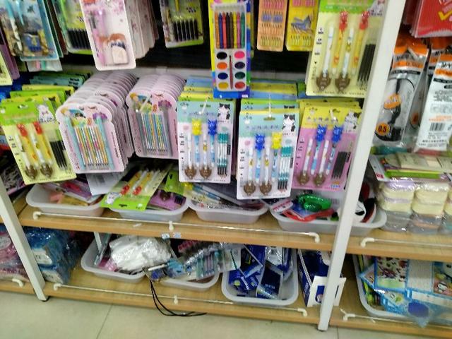 两元店一年可以赚多少(二元店月入几万的背后到底是怎么回事)