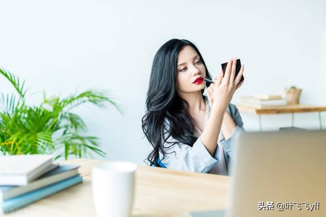 好听的英文微信昵称女(一个女人好不好追，从微信名就可以看出来)