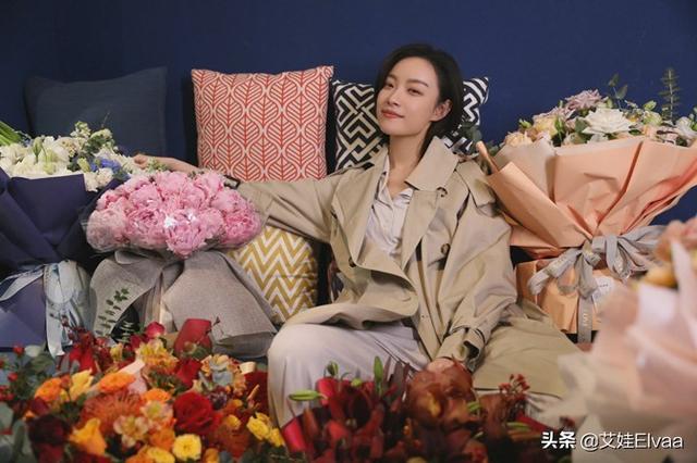 170穿多大码的衣服(名牌不好穿！170倪妮把连帽夹克穿出五五分，6万多古奇不像高级货)