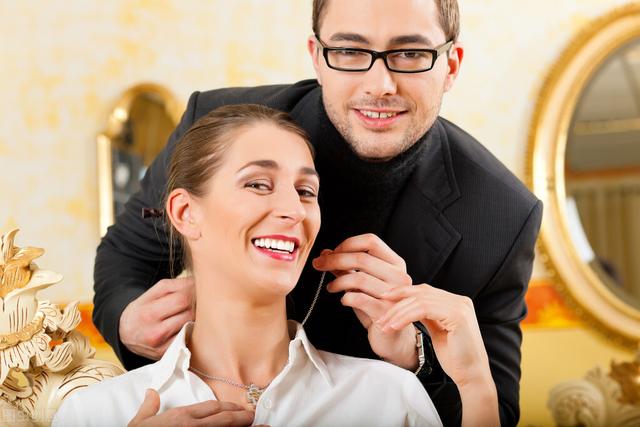 被对方拉黑了怎么破解微信(离婚挽回时被对方拉黑应该怎么办？被老婆拉黑了如何让她移出来？)