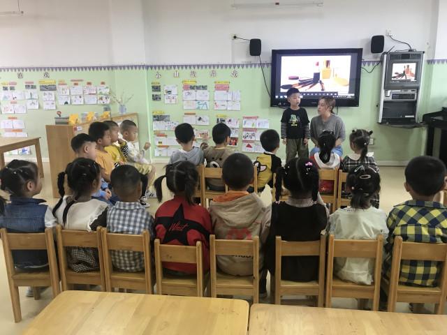 安全化妆品不能玩教案及反思(安吉教育网丨不玩妈妈的化妆品)