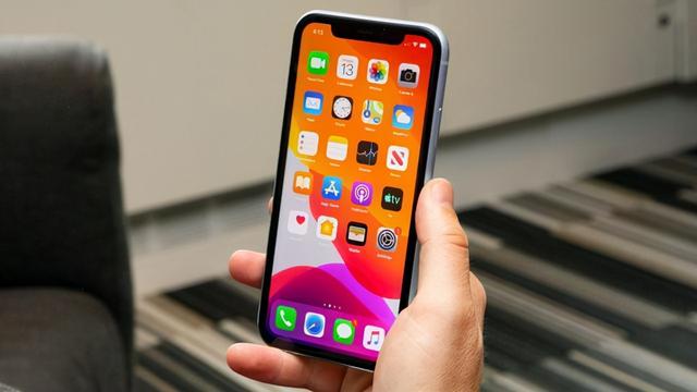苹果11手机价格(iPhone11最新价格确认，128GB版本跌至新低价，果粉可以捡漏了)