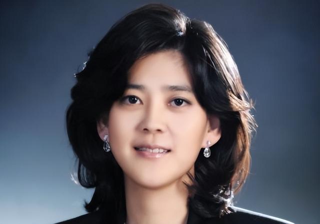 李叙显和李富真谁厉害(23年后才明白，“三星公主”李富真嫁给穷保安，这步棋有多高明)