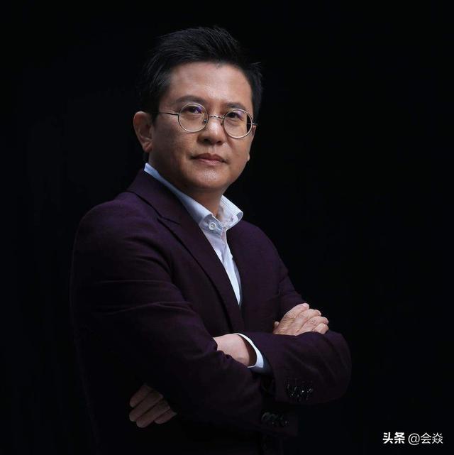微商倒闭的公司(微商教父龚文祥宣布破产，高调炫富和毁三观的言论是他的两大标签)