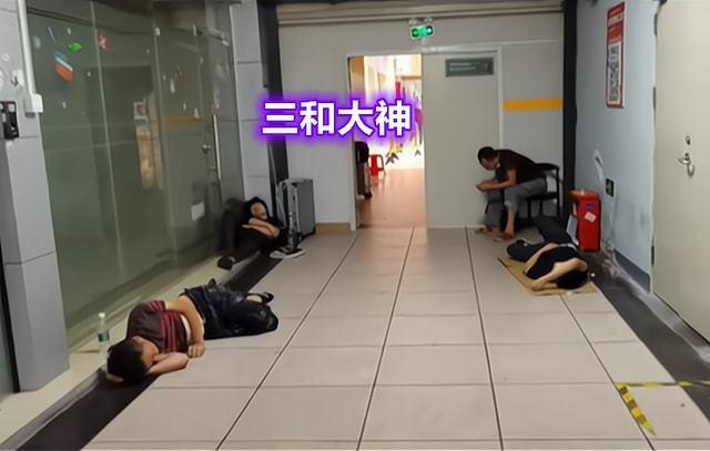 深圳有什么工作适合女孩子(深圳“流浪”女子睡桥底？白色卫衣出卖了她：拍完视频赶紧回家)