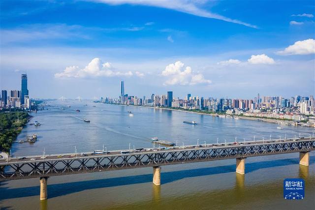超市陈列合同电子版(习近平总书记关切事丨楚天春风劲——湖北重返经济发展“主赛道”观察)