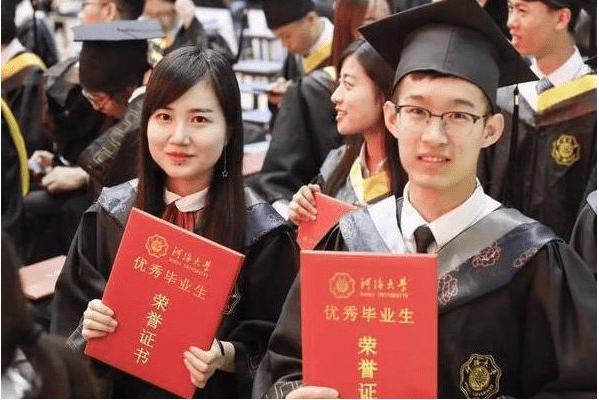 女生做什么职业好一点(女生未来吃香的职业，公务员垫底老师没进前5，律师进入了前3强)