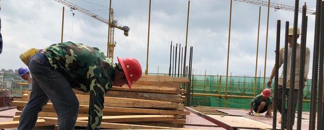 建筑招聘软件哪个比较靠谱(工地招工平台软件哪个好？建筑工人招工哪个平台正规？)