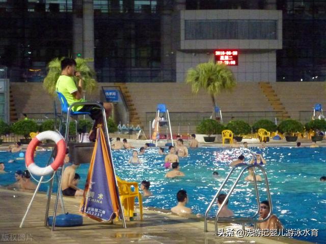 婴儿游泳投资多少钱(开一个小型游泳馆需要多少钱？婴儿游泳馆设备哪里买？)