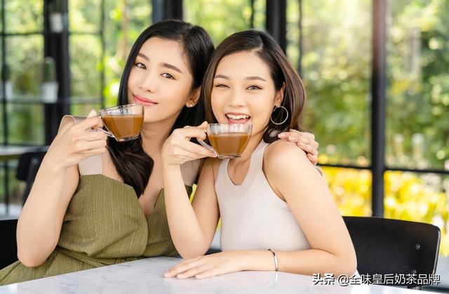 开一家奶茶店需要投资多少钱(开一家奶茶饮品店需要多少钱？小本创业投资没压力)
