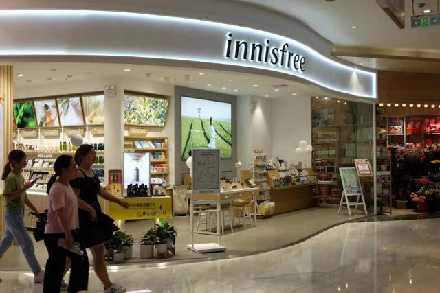 菲诗小铺怎么样国产(悦诗风吟关店600家，韩妆国内退潮，败给了“国潮”？)