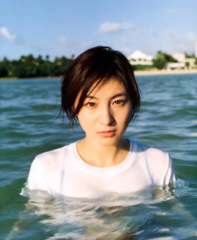 日本护肤品排行榜前十名适合30岁(追忆​90年代十大日本美女红星！她们雪肤玉貌太惊艳)