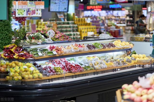 开全家便利店赚钱吗(夫妻俩开超市，利用“一根金条”，一年盈利168万，你也可以)