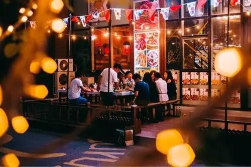 唯品会和京东哪个更真百丽(国货卖爆天猫京东唯品会，外媒又多了一项对中国的羡慕？)
