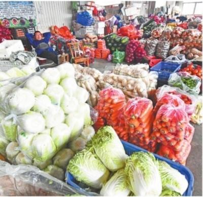 武汉食品批发市场(记者探访武汉蔬菜批发市场和商超发现 本地菜占比上升 品种多选择多)