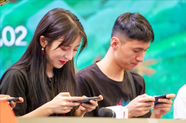 给我你的wechat什么意思(微信“头像”的英文可不是“head picture”，别再乱翻译哦)