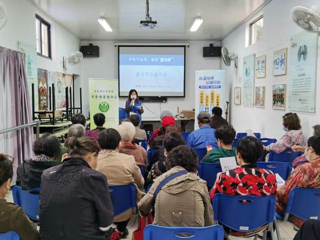支付宝坐公交车怎么扫码付款(用手机怎么乘公交？原来用这个扫码付款APP就能搞定 | 蓝马甲在行动)