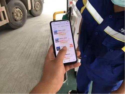 团油怎么加油便宜(一个月能省一两万！团油成了物流老板的省钱“神器”)