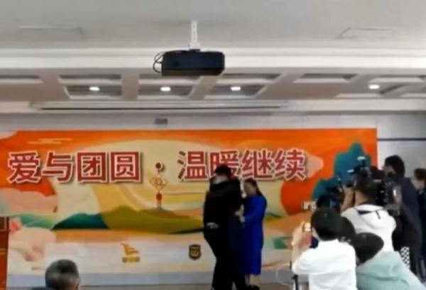 上户接收证明怎么写(黑龙江官方通报孙卓落户详情 律师：伪造证明落户严重者可追刑)