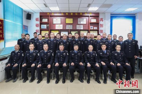 华北高速电话(北京窦店公安检查站：扼守出入首都要塞的“铁卡雄关”)